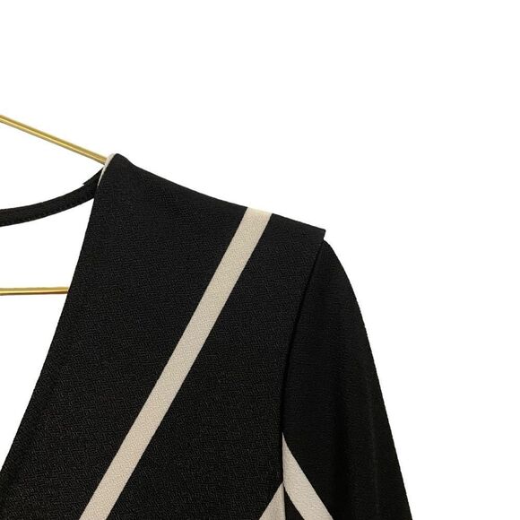 Banana Republic Navy White Wrap Crepe Blouse Size Small - Picture 2 of 8